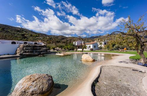 El Rescate Villa | RentitSpain Cortijo Rural Fandango 3 piscina y Montañas