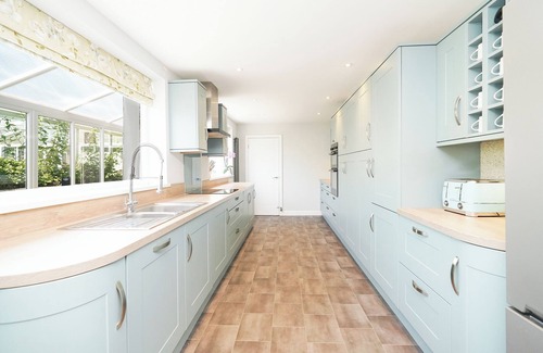 Ridgeway House | RentMySpaHome with Swimming Pool, Hottub and Sauna