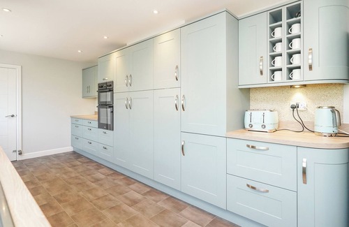 Ridgeway House | RentMySpaHome with Swimming Pool, Hottub and Sauna