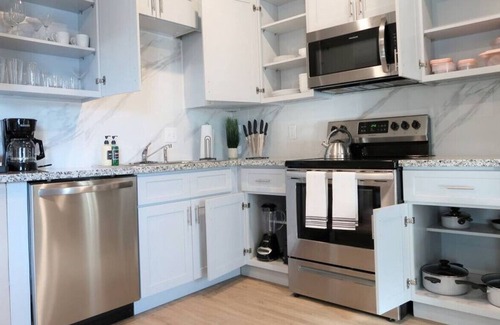 Bammel Apartment | Resheda - E5 · CozyCypress 2/2 Apt, Full Kitch, W/D, FreeParking!