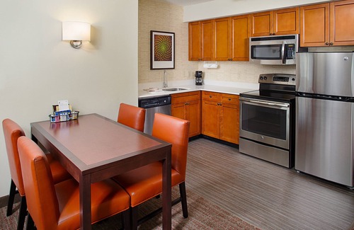 Greenway Plaza-Upper Kirby Hotel | Residence Inn by Marriott Houston West University