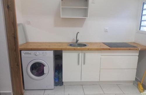 Dzaoudzi Apartment | Residence jaune