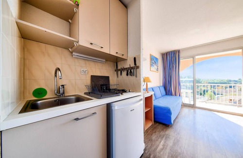 Balaruc-les-Bains Apartment | Residence Les Hauts de Balaruc - maeva Home - 2 room apartment for 4 people - Budget