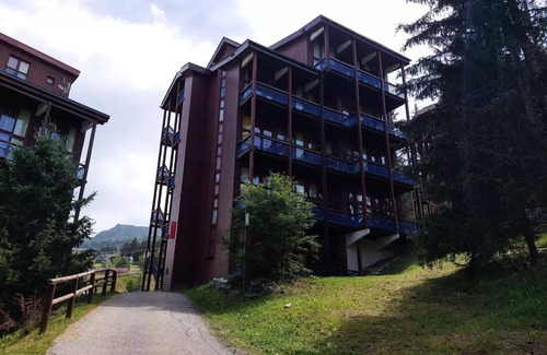 Arc-1800 Apartment | Residence Mirantin 2 - Duplex for 4 people close to the slopes and shops - Quiet residence in the village of Charmettogerà Arc 1800