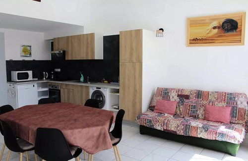 Port-la-Nouvelle Villa | Residence Pn000-053-port La Nouvelle - House 6 beds - PORT LA NOUVEAU