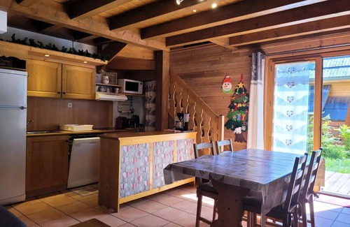 Pra Loup Ski Chalet | Residence Pra Roustan - Warm and charming 1/2 chalet for 6 with south facing terrace