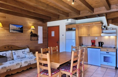 Pra Loup Ski Chalet | Residence Pra Roustan - Very nice 1/2 chalet, beautiful view of the mountains, Pra Loup