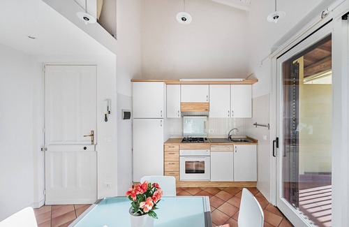 Soiano del Lago Apartment | Residence Stropea 5 con piscina by Wonderful Italy