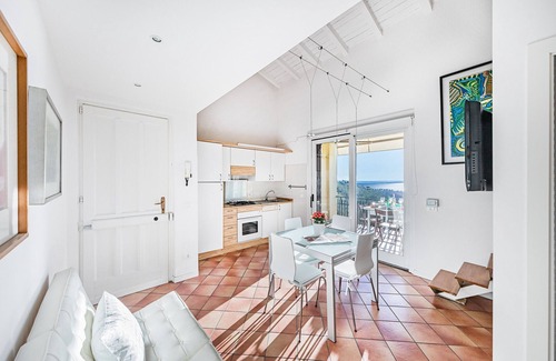 Soiano del Lago Apartment | Residence Stropea 5 con piscina by Wonderful Italy