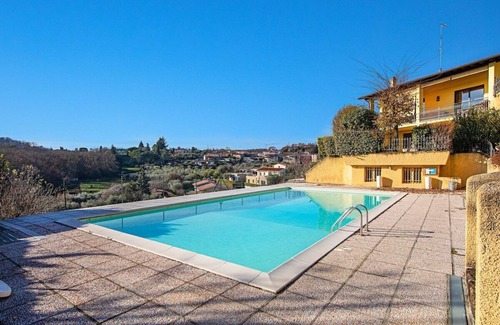 Soiano del Lago Apartment | Residence Stropea 5 con piscina by Wonderful Italy