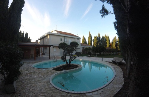 Chieuti House | Residences in Villa with Pool- 3 rooms - 2 bathrooms - sleeps 6/9- WIFI