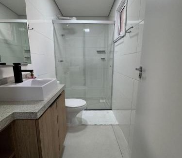 Bonfim Apartment | Residencial Franciscano - Perto de TUDO com vaga! LZN Hospedagens