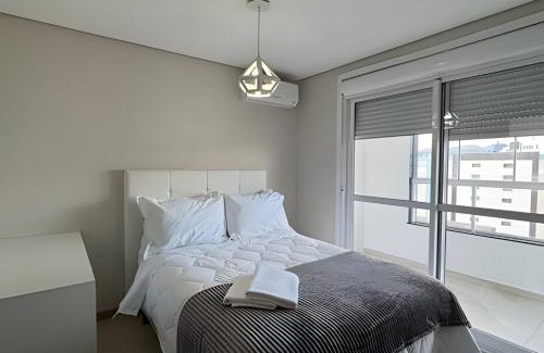 Centro Apartment | Residencial Veneza - Perto de TUDO! LZN Hospedagens