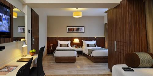 Malad West Hotel | Residency Sarovar Portico