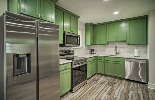 Broadmoor House | Residential Baton Rouge Vacation Rental!