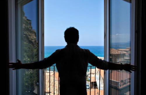 Pizzo Apartment | Residenza Nausicaa - 50 meters from the beach