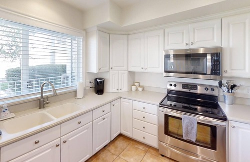 St. George Condo | Resort Condo 5 Pools | Great View | Great Value | #201