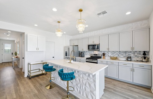 San Tan Valley House | Resort style 4-bedroom house, heated pool/hot tub, fitness room in Queen Creek