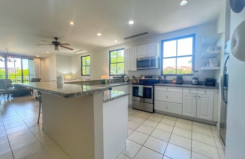 Coco Condo | Resort-Style Amenities - 4 Pools + Beach Club