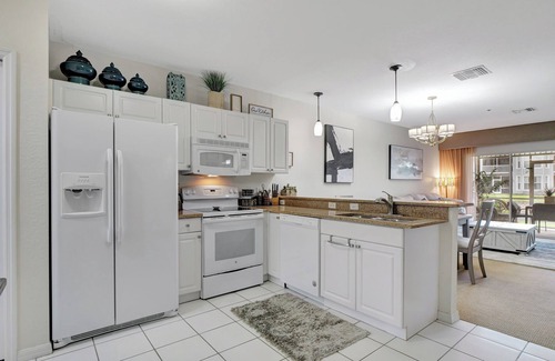 Naples Condo | Resort Style Condominium Community at Lely GreenLinks Golf Villas