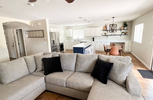 Estrella Village House | Resort Style Heated Pool close to Entertainment