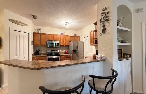 Sarasota Condo | Resort style living, 2 bedrooms condo by the pool