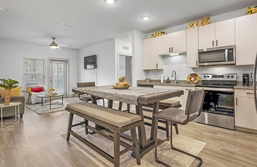 Baymeadows Apartment | Resort Style Living