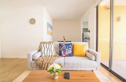 Bonnyrigg Apartment | Resort style one bedroom APT near Glof club