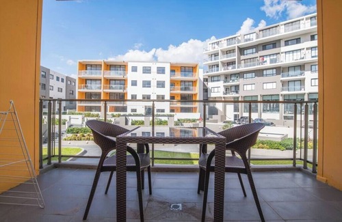 Bonnyrigg Apartment | Resort style one bedroom APT near Glof club