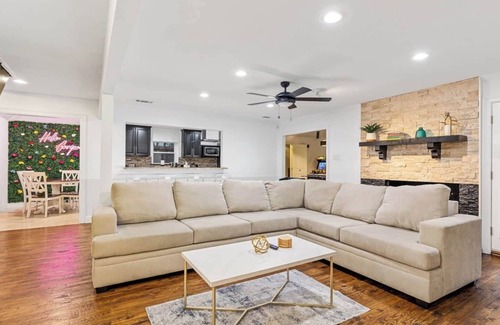 Richardson House | Resort-Style Pool House with Hot Tub and Game Room
