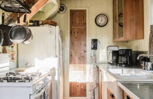 Tahoe Vista Cabin | Rest and Relaxation.Steps from the Beach