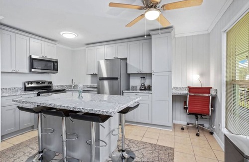 Iowa Apartment | Rest Nest Lounge Cozy Spot for Fun and Calm - HAR3