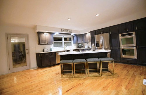 LaGrange House | Rest, Relax, Repeat