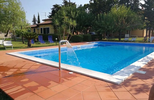Albanella Villa | Restful Villa in Albanella with Swimming Pool