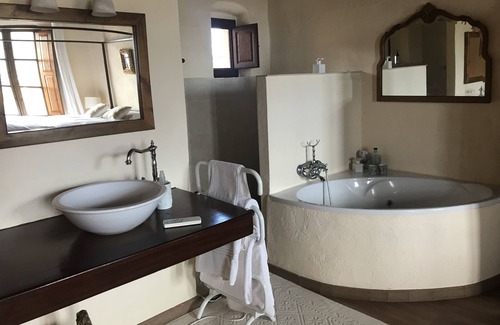 Santa Pellaia Villa | Restored farmhouse with pool, tennis and sea views in the Costa Brava