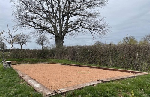 Bourbon-l'Archambault Cottage | Restored farmhouse with fishing included, pets allowed