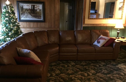 Perrysville Other | Restored Historical Farmhouse With Pond And Farm Animals At Mohican State Park