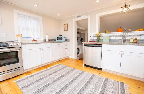 Brandon Apartment | *Restored, Riverside Home* Walk to Adorable Downtown