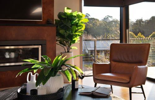 Daylesford House | Retreat Lake Daylesford - Free Wifi