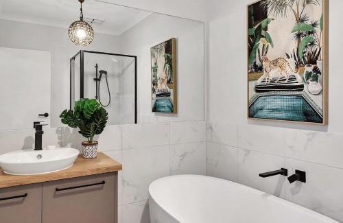 Grovedale House | Retreat on Bedajanawa