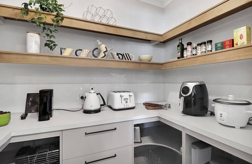 Grovedale House | Retreat on Bedajanawa