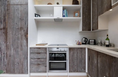 Chelsea Riverside Apartment | Retreat to a Stylish Flat in Chelsea