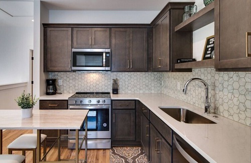 Greenwood House | Retreat To East Nashville + Walk To Local Faves