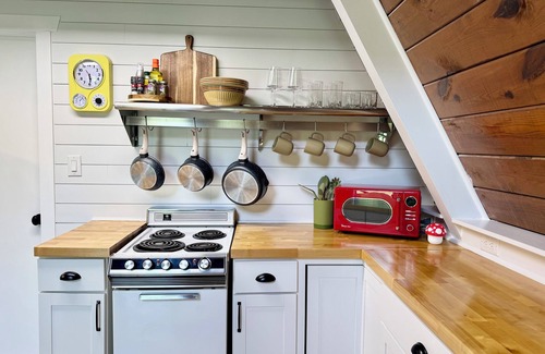 Fancy Gap Cabin | Retro A-Frame Cabin in Fancy Gap minutes from the Blue Ridge Parkway