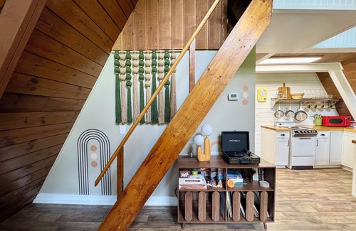 Fancy Gap Cabin | Retro A-Frame Cabin in Fancy Gap minutes from the Blue Ridge Parkway