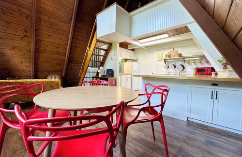 Fancy Gap Cabin | Retro A-Frame Cabin in Fancy Gap minutes from the Blue Ridge Parkway