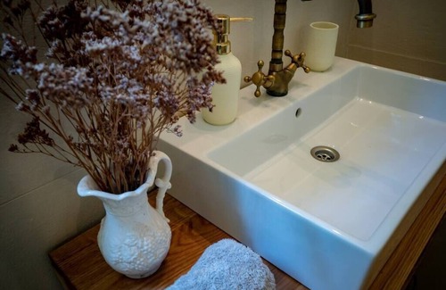 Tel Aviv Apartment | Retro Style Chic Apartment