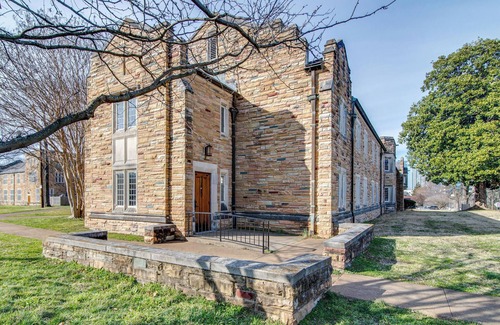 Music Row Apartment | Revamped Dorm Room in Historic Building! Scarritt Bennett Center