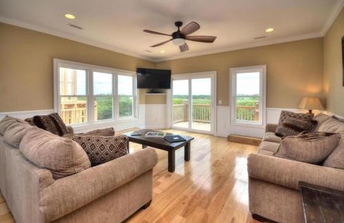 Oak Island House | Reve Nautique