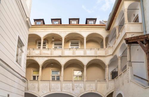 Krems an der Donau Apartment | revLIVING Historic Lodge Oldtown Apartment Krems